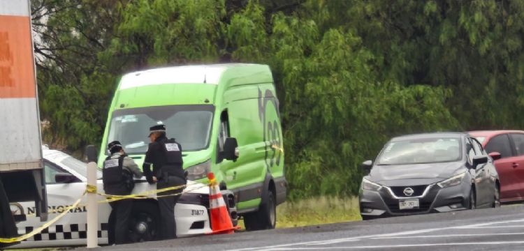 Intento de robo a tráiler deja un guardia muerto y un chofer herido en la Querétaro-Salamanca