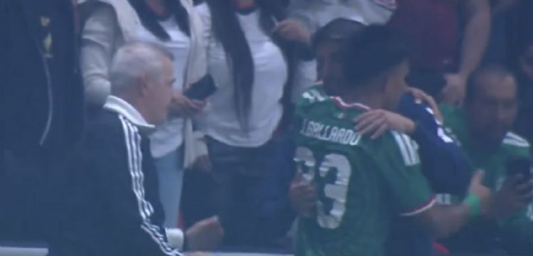 Javier Aguirre lleva a Gallardo a disculparse con el DT Paunovic tras tirarle un manotazo