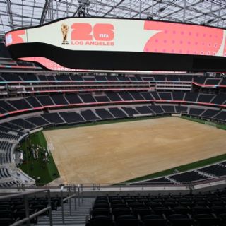 Dos mil trabajadores del SoFi Stadium de Los Ángeles aprueban huelga a días del inicio del Mundial
