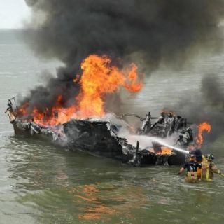 Gobierno de Ecuador niega indicios de ataque en el incendio de 35 embarcaciones en Manta